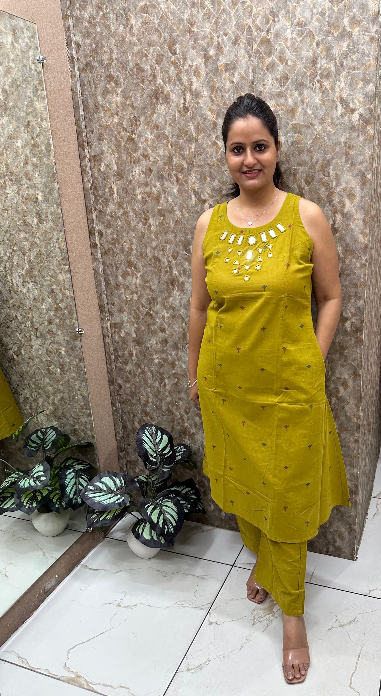 Sleeveless Pant Set